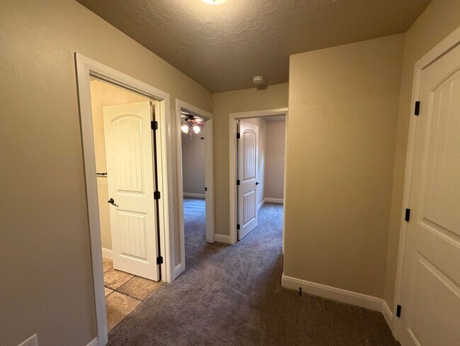 Foto del edificio - CHARMING TOWNHOME FOR RENT IN ST. GEORGE!