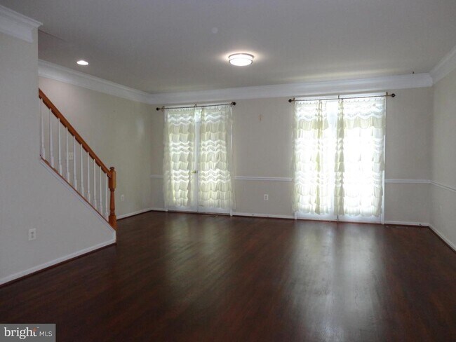 Building Photo - 24699 Kings Canyon Square