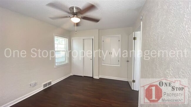 Building Photo - Beautifully Remodeled 2-bedroom, 1-bath ho...