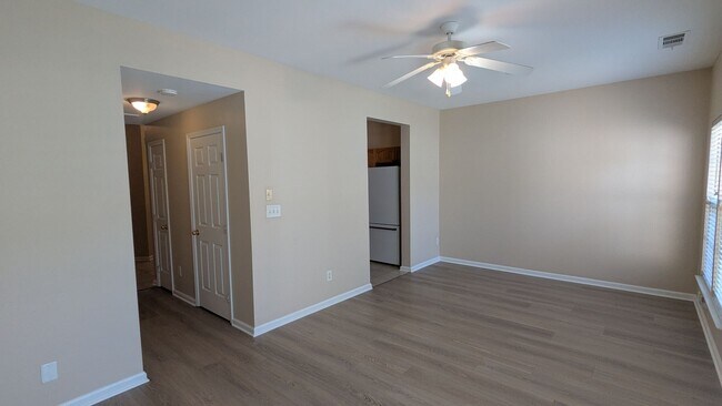 Foto del edificio - Townhome w/ Easy Access to I485/Shopping/Restaurants