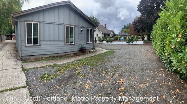 Building Photo - 3 br, 2 bath House - 18810 SE Division Street