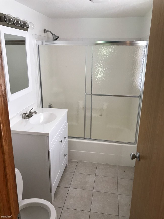 Building Photo - 2 br, 1 bath House - 2702 NE 46th Ave