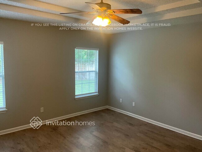 Foto del edificio - 1503 Blue Heron Ct
