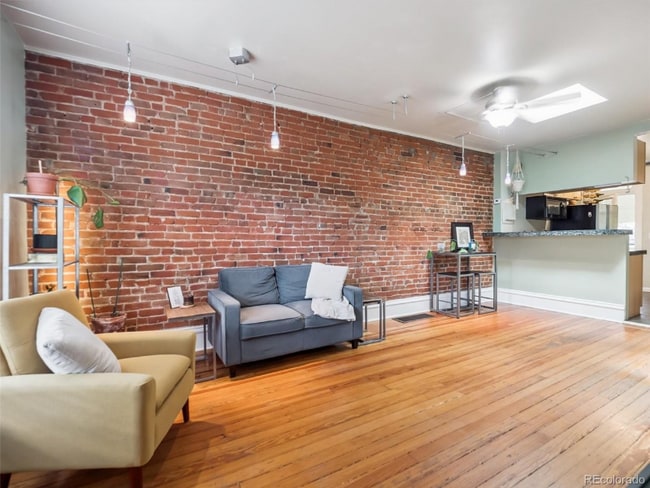 Building Photo - 511 N Washington St