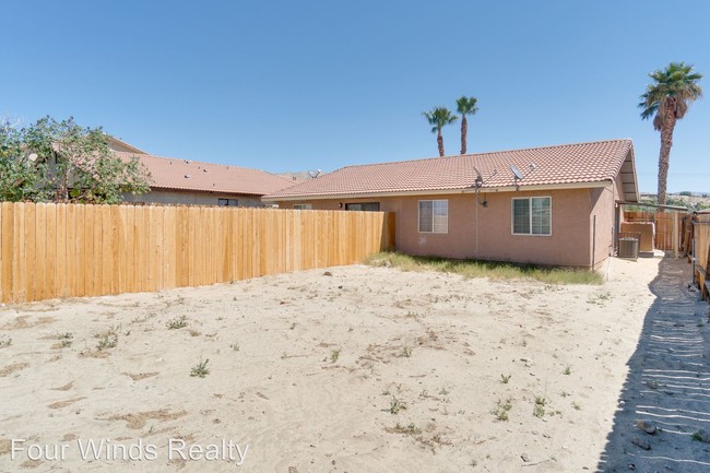 Building Photo - 13875 Luis Dr