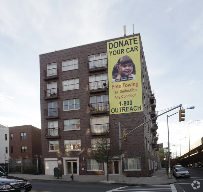 Primary Photo - 62 Clermont Ave