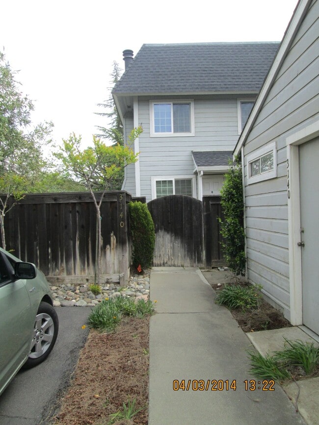 Building Photo - 3140 Woods Cir
