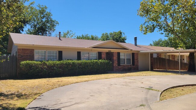 Building Photo - Updated 3 Bedroom/2 Bath/Carport/Storage Building Available Now!