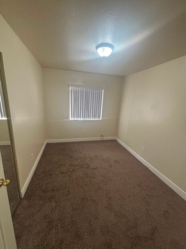 Foto del edificio - 9123 Baring Cross St