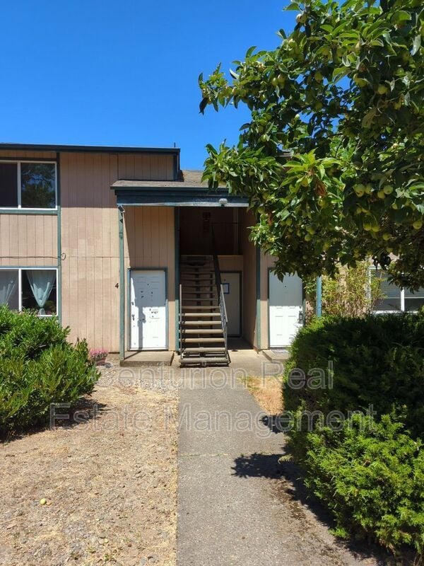 3719 Hawthorne Ave Unit 2, Salem, OR 97301 Condo for Rent in Salem