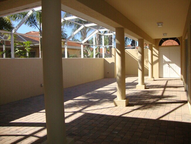 Foto del edificio - 13942 Bently Cir