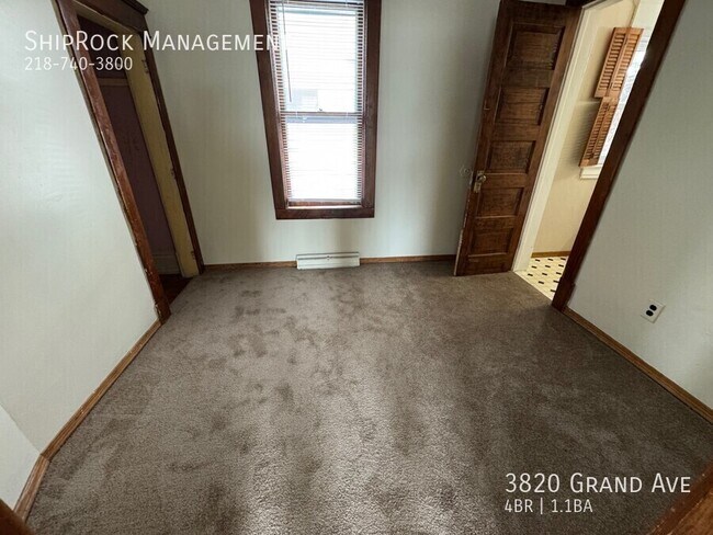 Foto del edificio - 3820 Grand Ave