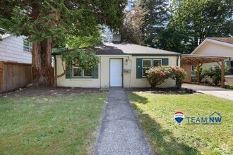 Building Photo - 507 O'Farrell Avenue Southeast