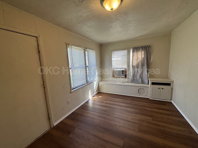 Photo - 2148 N Stonewall Ave House