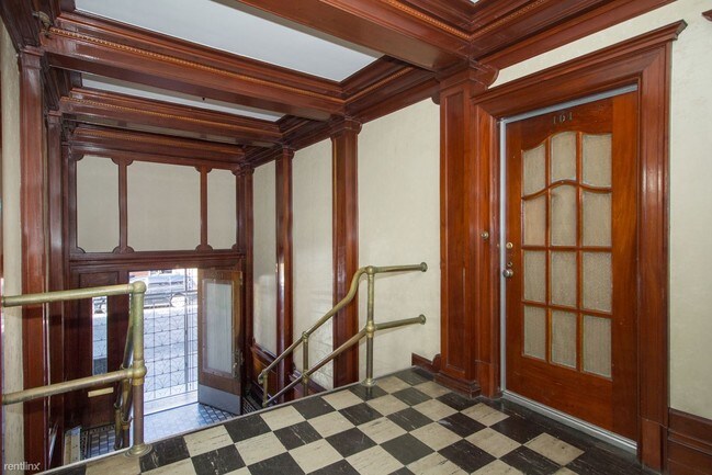 Building Photo - 3201 23rd St