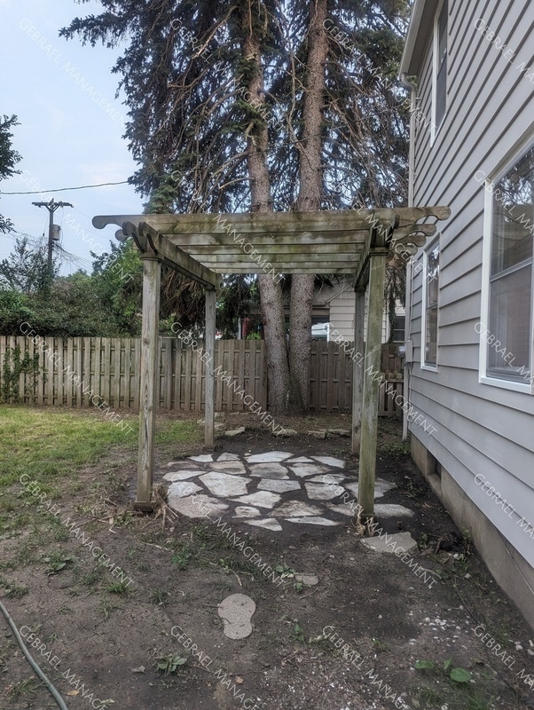 Building Photo - 217 S Franklin Ave