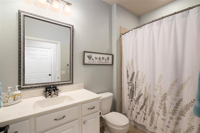 Building Photo - 420 Saddleback Dr