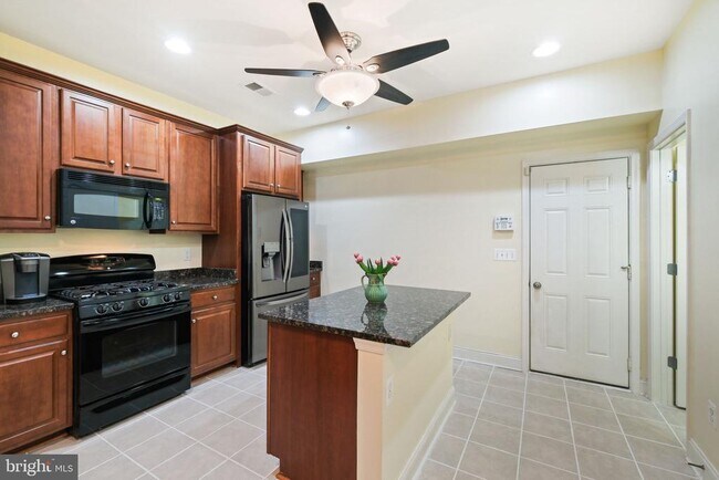 Foto del edificio - 308 Orchard Ridge Dr