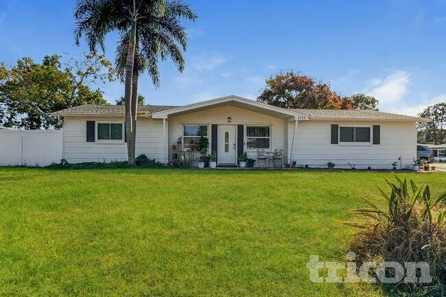 Building Photo - 1715 Scott St