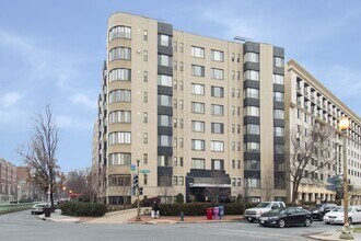 Building Photo - 1 Scott Cir NW