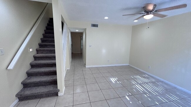 Building Photo - Unfurnished Annual Rental Available Now.