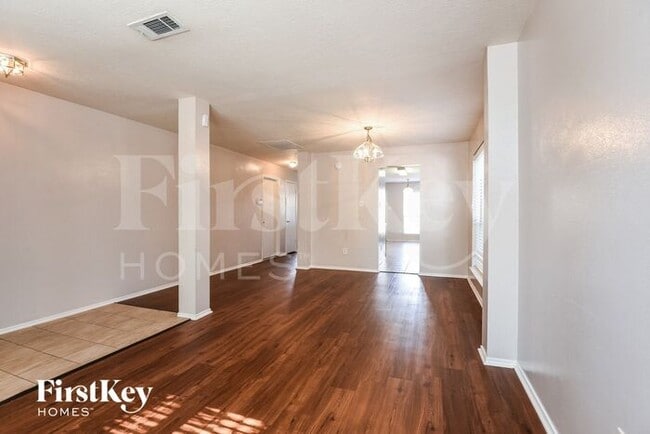 Building Photo - 8966 Dawnridge Dr
