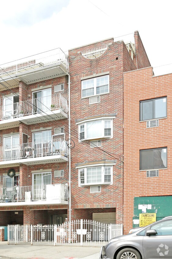 Primary Photo - 37-42 108th St