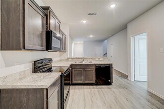 Building Photo - 5528 Calm Water Ct