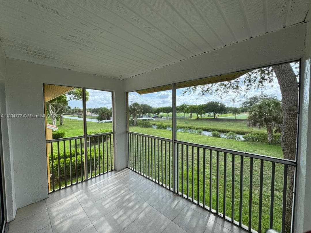 Primary Photo - 1075 Coral Club Dr