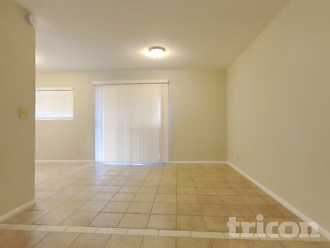 Foto del edificio - 809 95th Pl