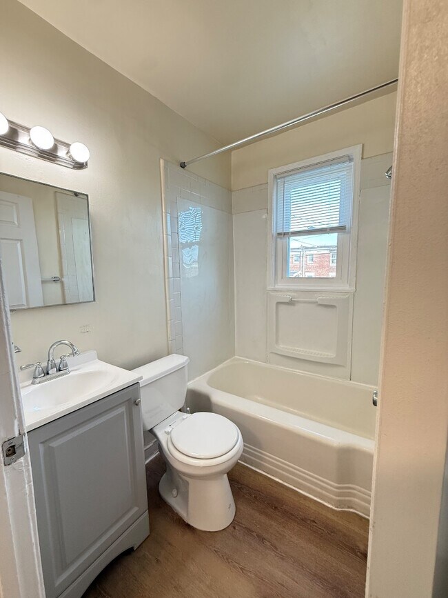 Foto del edificio - 7521 Lange St