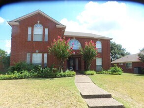 Building Photo - 1410 Brookside Dr