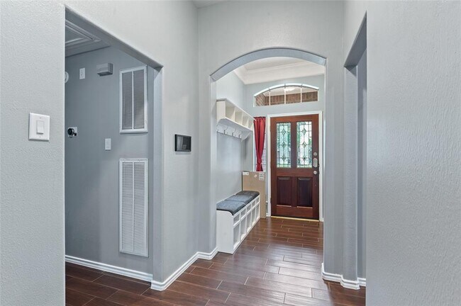 Building Photo - 8326 Pinewood Canyon Ln