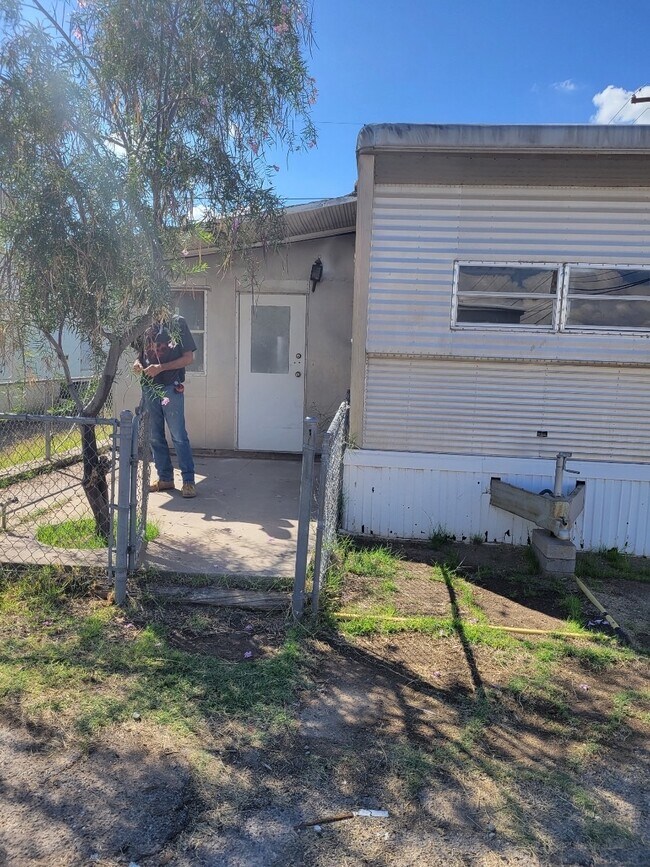 Building Photo - 4506 Vulcan Ave