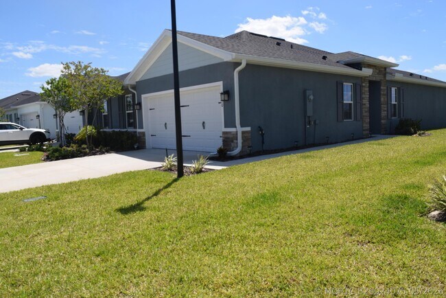 Building Photo - 9670 SW Libertas Wy