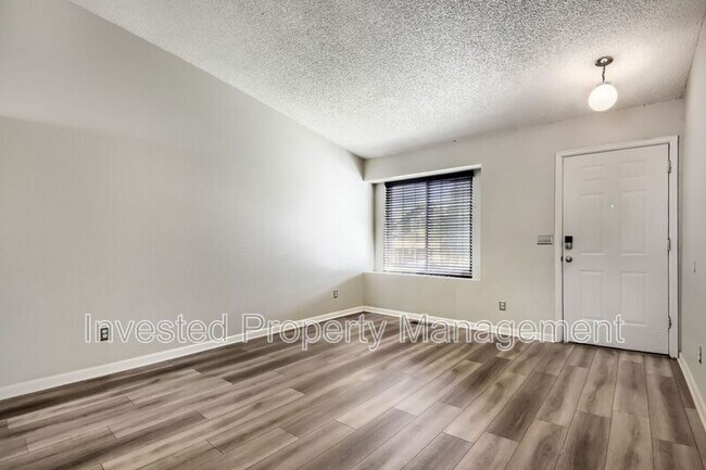 Foto del edificio - 4849 N Foxtail Dr