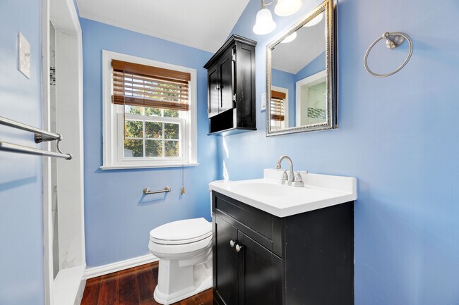 Foto del edificio - 6400 Wilmett Rd