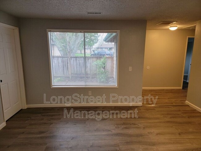 Foto del edificio - 3286 NE Lancaster St