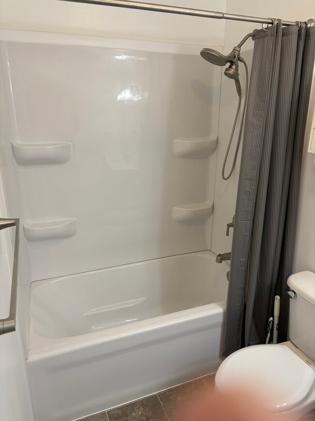 Building Photo - 18 S Julian St