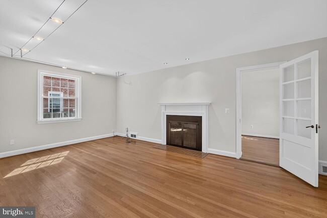 Building Photo - 4325 47th St NW