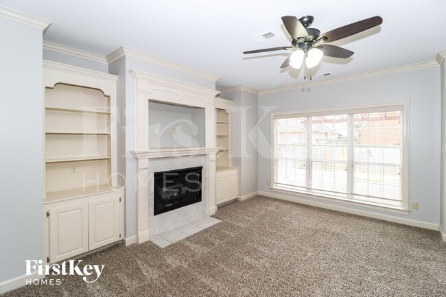 Foto del edificio - 1311 Rain Hollow Cir W