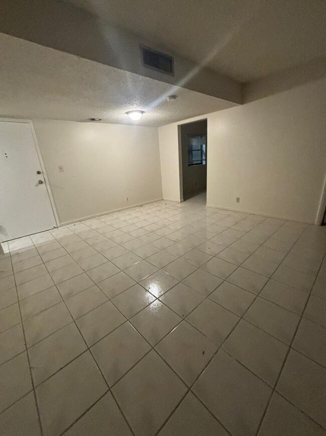 Photo - 95B Apartment