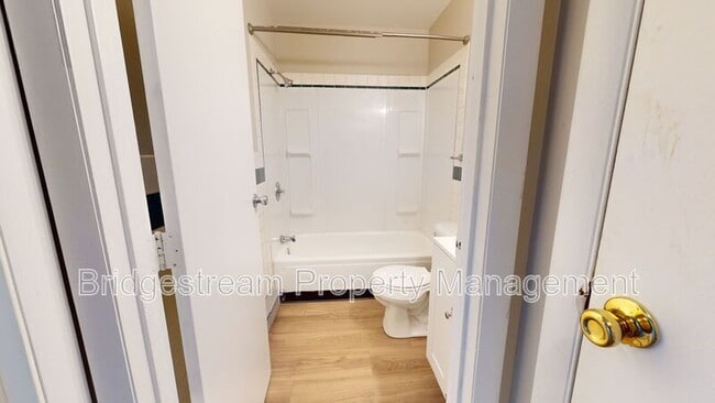 Foto del edificio - 4654 N Wayne Meadows Cir