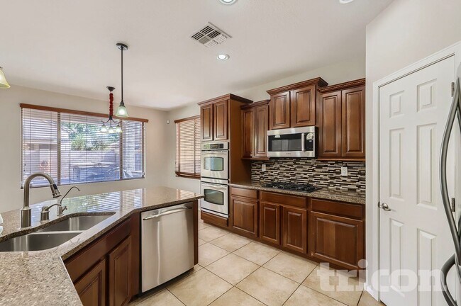 Building Photo - 43633 W Cydnee Dr