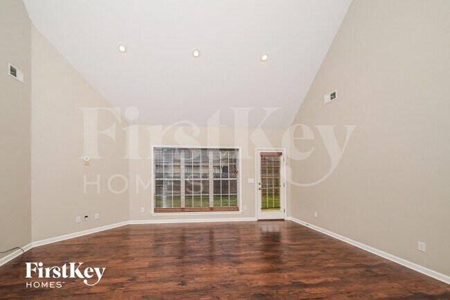 Building Photo - 129 Addison Dr