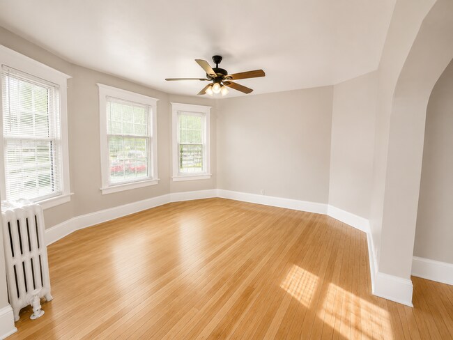 Sala de estar - 2518 N Humboldt Blvd