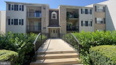 Building Photo - 18302 Streamside Dr