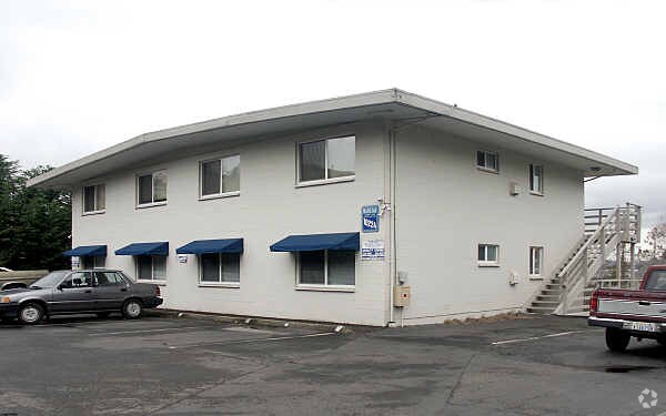 Primary Photo - Moss Bay Apartments