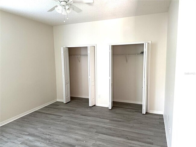 Foto del edificio - 2859 Running Brook Cir