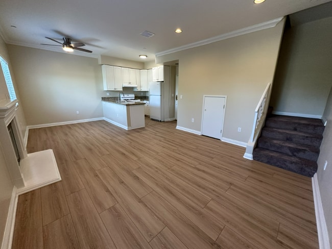 Building Photo - 22651 Del Valle St